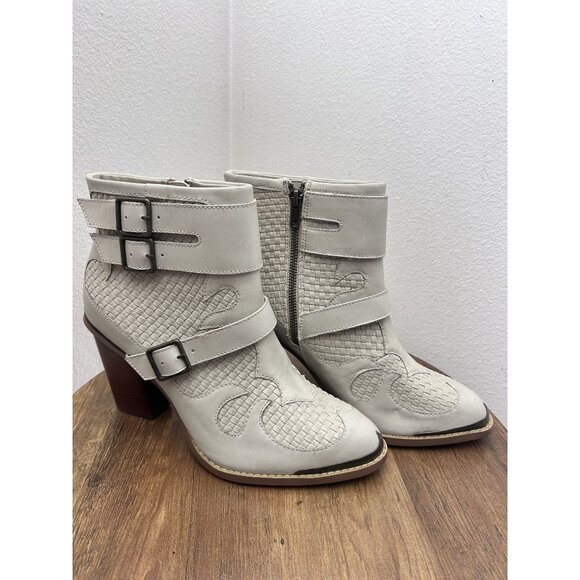 Kensie Hamlin Western Leather Bootie - Sage - Picture 1 of 7